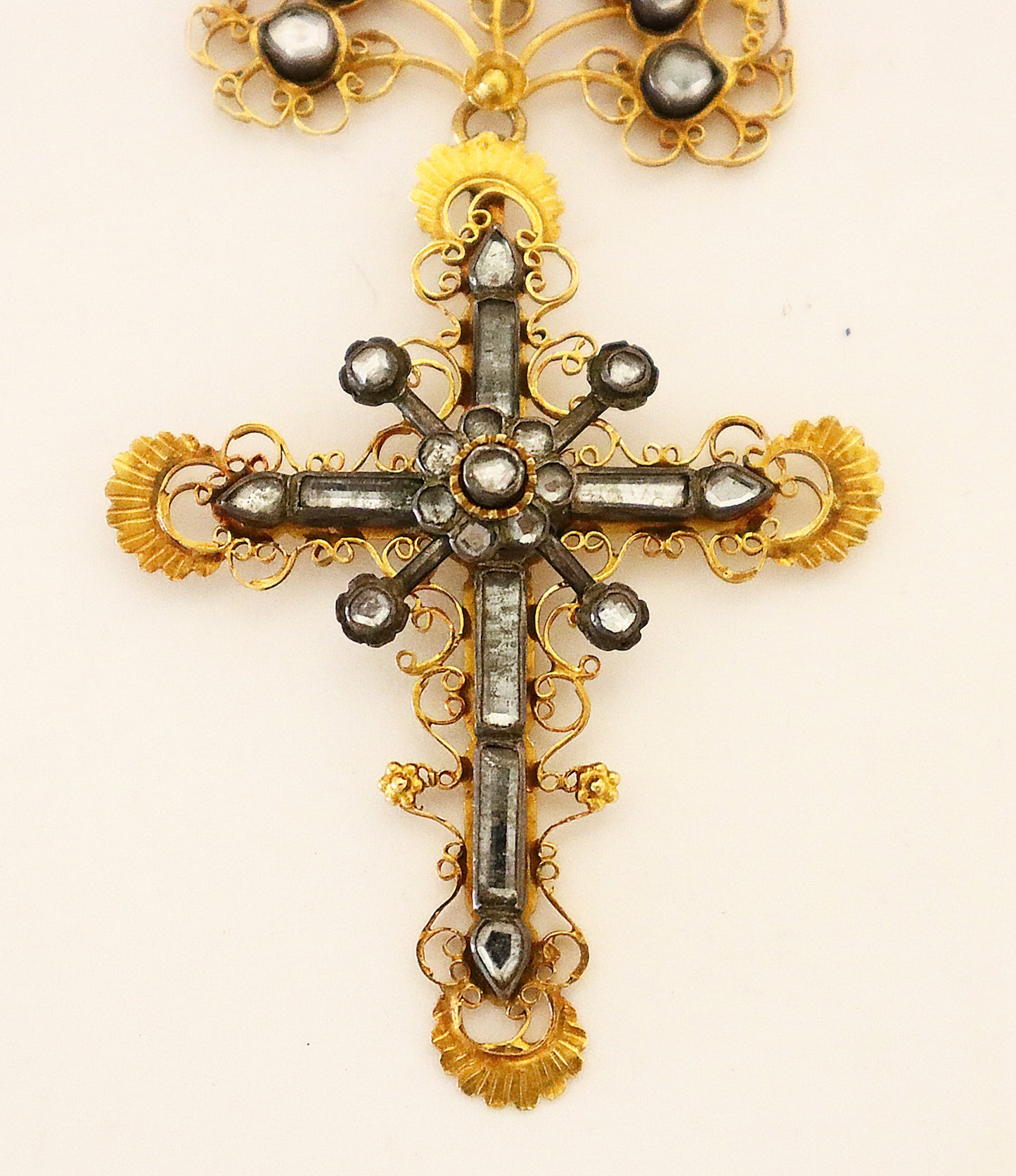 Circa 1800, Antique, 700/1000 Gold (testing) and silver Cross Portuguese | 2989 |