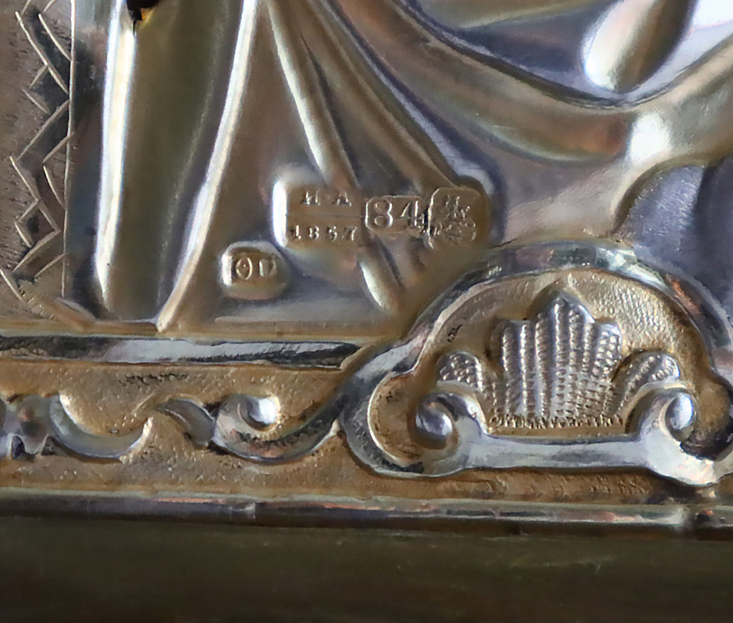 Antiques, Orthodox, Russian icon: THE CHRIST PANTOCRATOR WITH A SILVER OKLAD In wooden Keot. | 5385 |