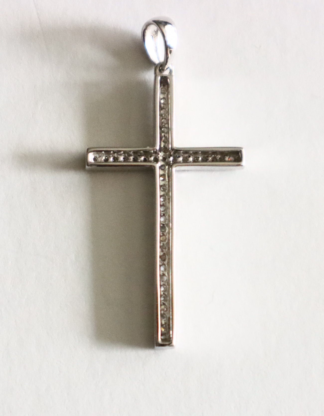 4889 | 14k. White Gold Cross with diamonds