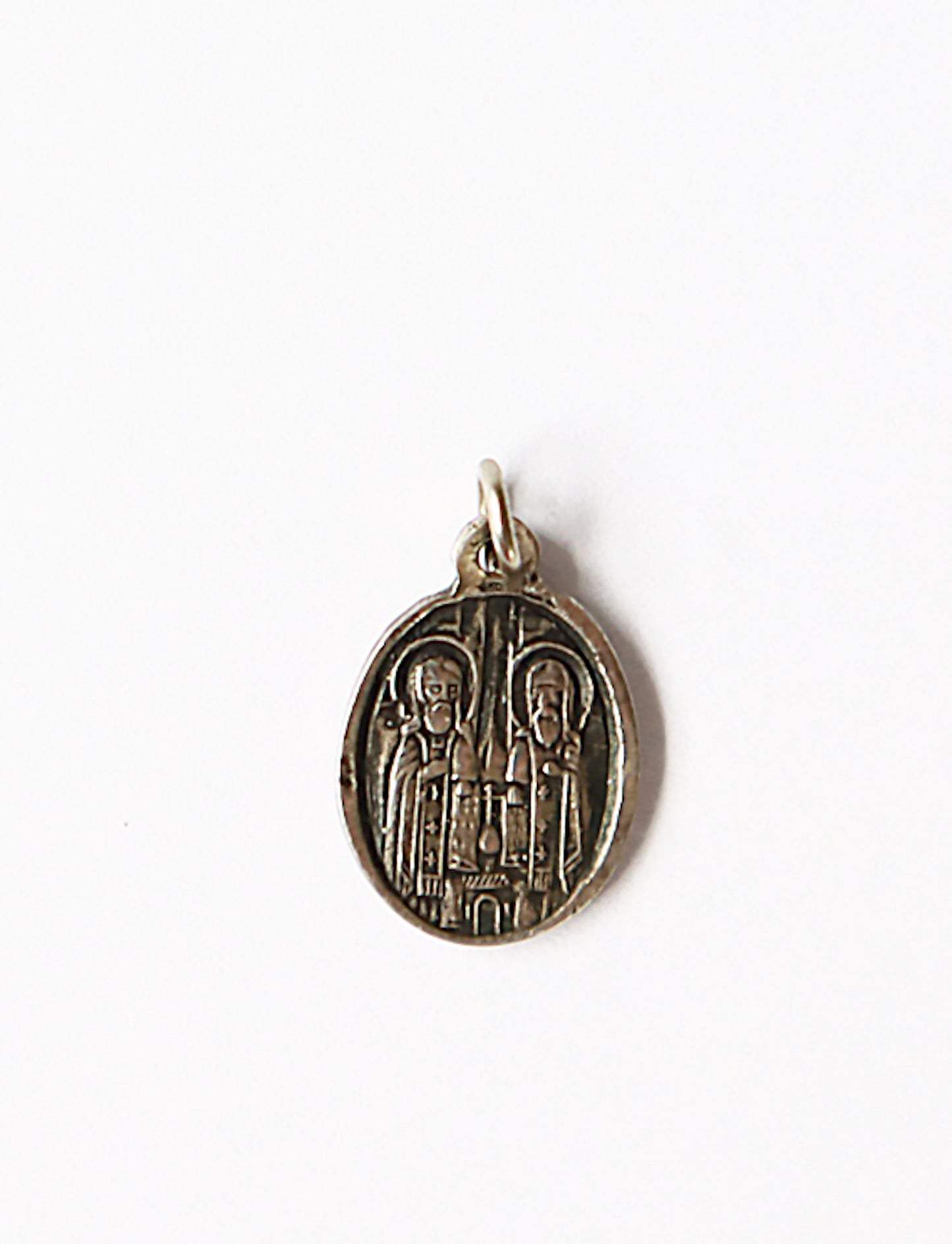 Small Icon-pendant: St. Barbara and Metropolitan Alexy and Metropolitan Jonah. | 5744 |