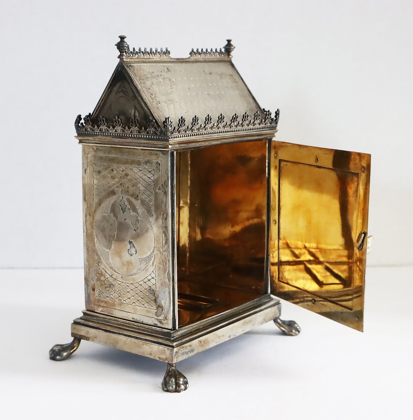 A Silver Sacred Bread Box in the shape of a Gothic Building. Gothic Revival. | 5758 |