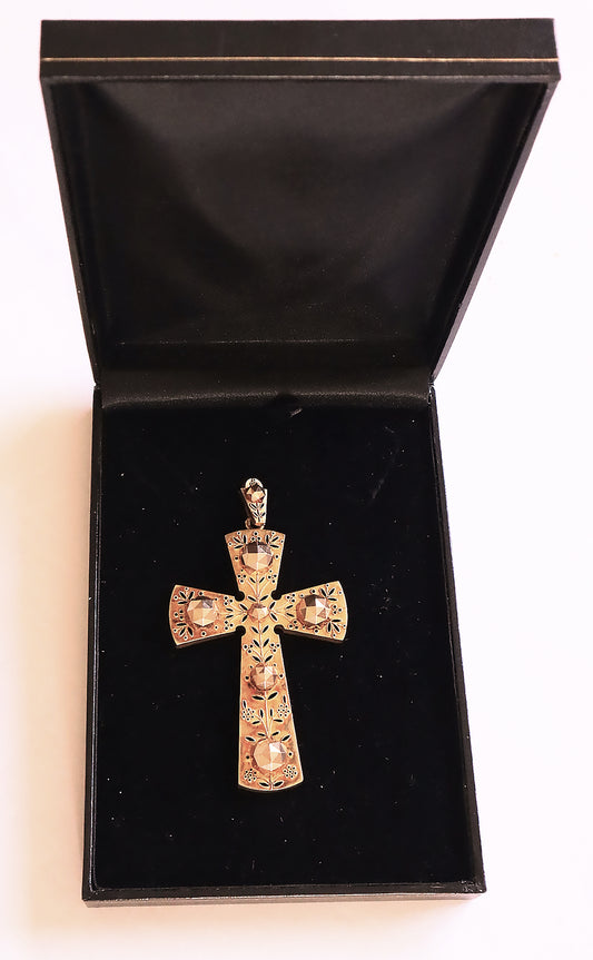 A Gold Pectoral Cross, first half of the 19th century, Russia. | 5801 |