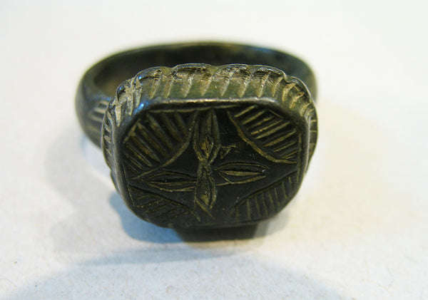 0327 | Superb Authentic Ancient Antiquities Bronze Ring Astrological Ring Byzantine, 7th -11th century AD